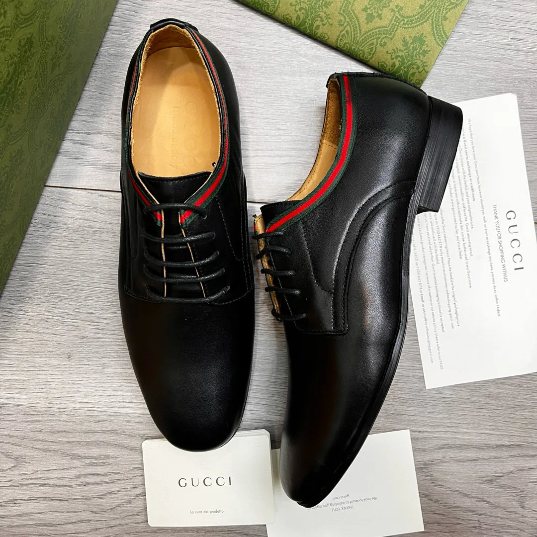 Ex-factory price: 480💰-(Gucci) men’s loafers! Genuine molded horsebit, a classic must-have for your shoe cabinet! The feet are particularly delicate! This Gucci original version is a set last, and we are consistent with the counter! Therefore, it is more comfortable in terms of last shape and comfort! Take it to the counter and compare at will! Good shoes are more than just what they make! But grasp the essence from the inside out! Material: Imported first-layer cowhide! Genuine leather outsole imported from Italy, size: 39-44 (38/45 customized, non-refundable)